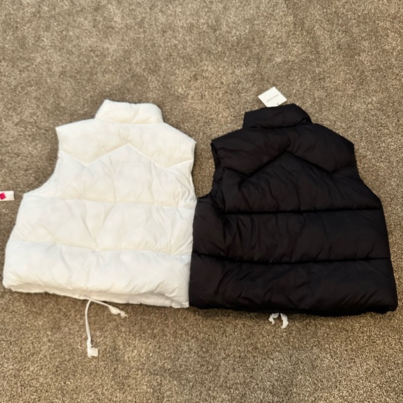 2- brand new puffy vests - Picture 3 of 8